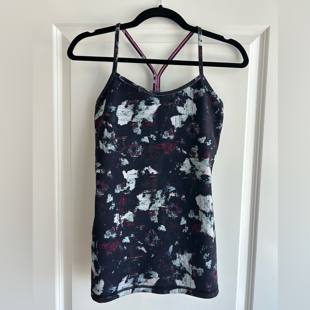 lululemon athletica racerback tank top with built-in sports/shelf bra